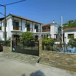 Charoula Apartamento *