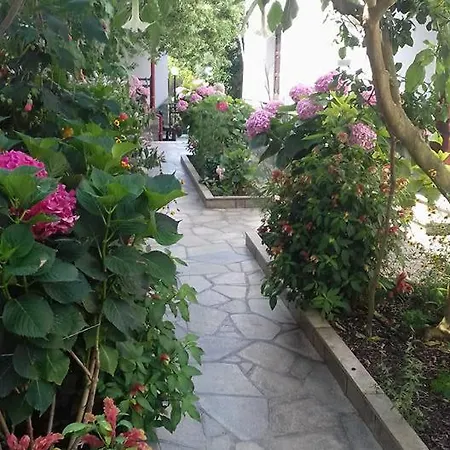 Charoula * Platanias (Thessaly)