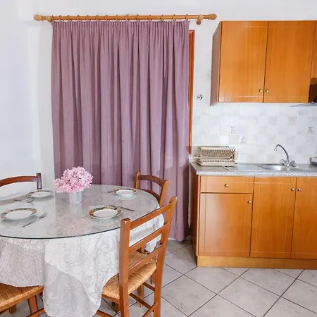 Charoula Apartament *