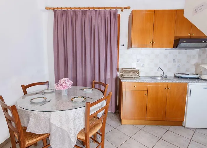 Charoula Apartamento *