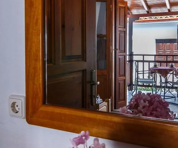 Charoula Apartamento *