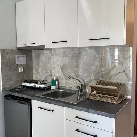 Apartment Charoula *