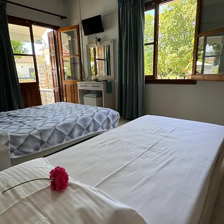 Charoula Apartment