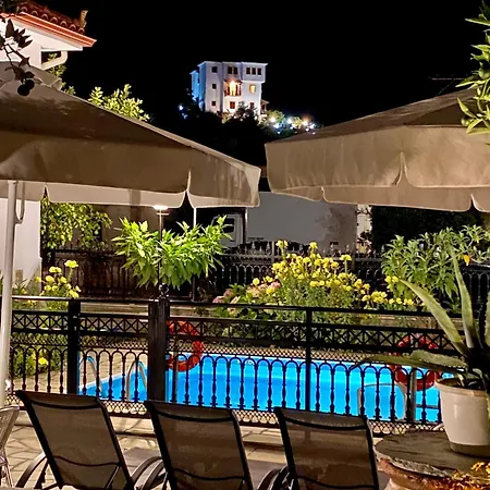 Apartment Charoula *