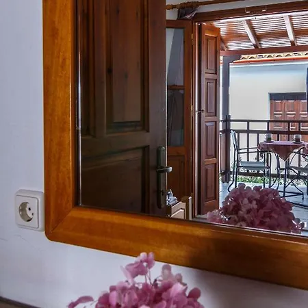 Charoula Appartement *